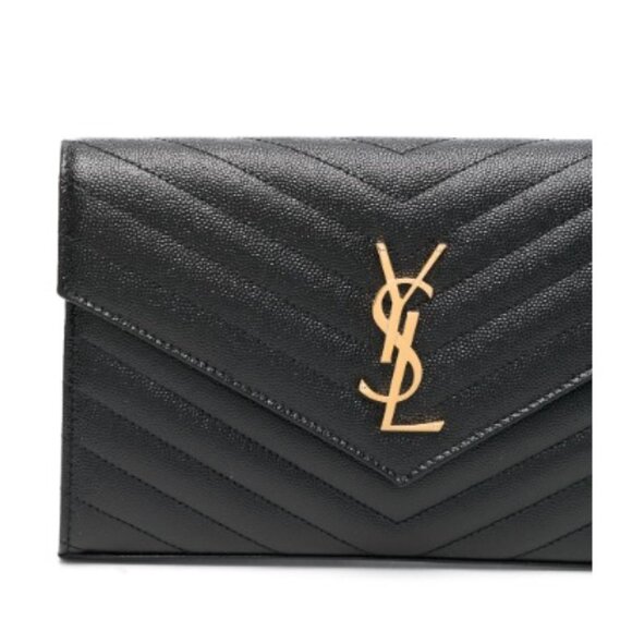 Saint Laurent Street-Chic Envelope Bag - Picture 2 of 5